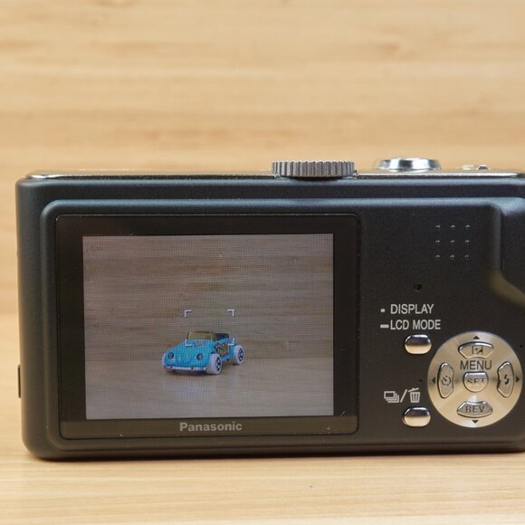 Panasonic Lumix DMC-TZ1 / 5MP Digital Camera / 10x Optical Zoom / Made in Japan - Picture 4 of 7